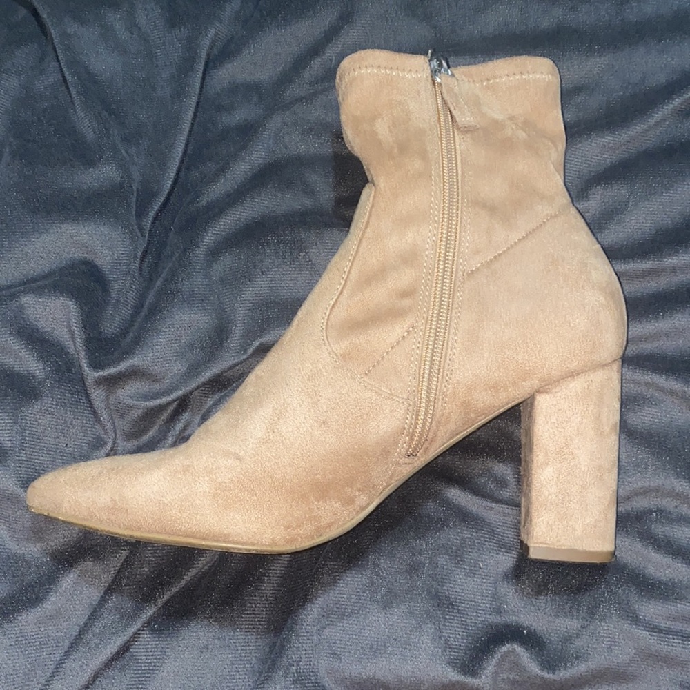 🛍️Steve Madden Shoes Steve Madden Edril Bootie! - Picture 4 of 9